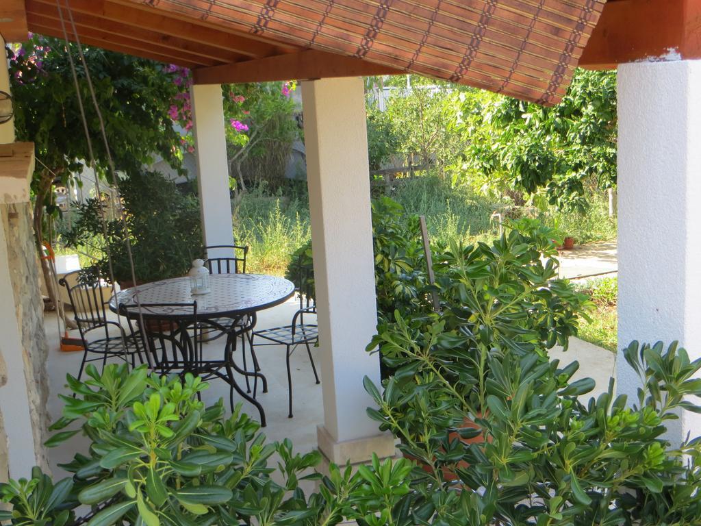 Holiday Home Artina 2 Loviste Room photo