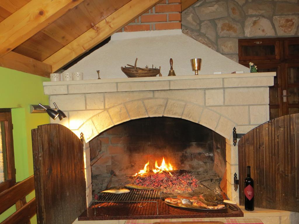 Holiday Home Artina 2 Loviste Room photo