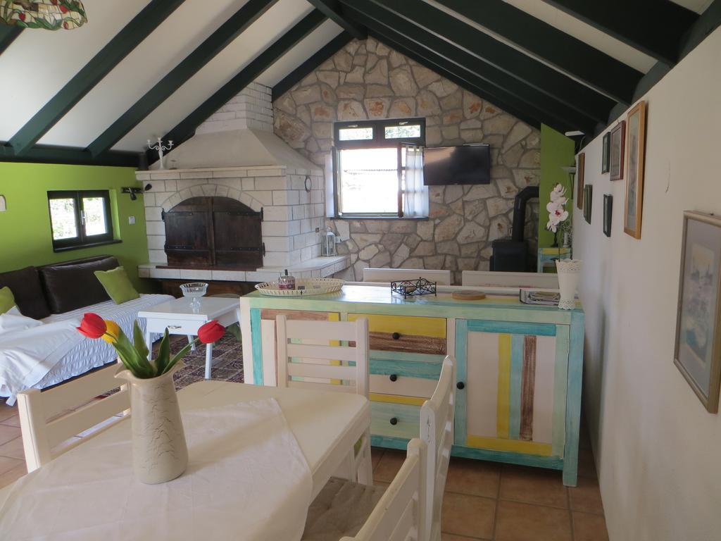 Holiday Home Artina 2 Loviste Exterior photo